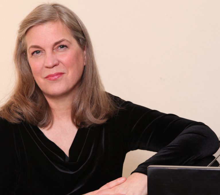 ROBERTA-SWEDIEN-zvWujj.tmp_-BqE9Ih.tmp_