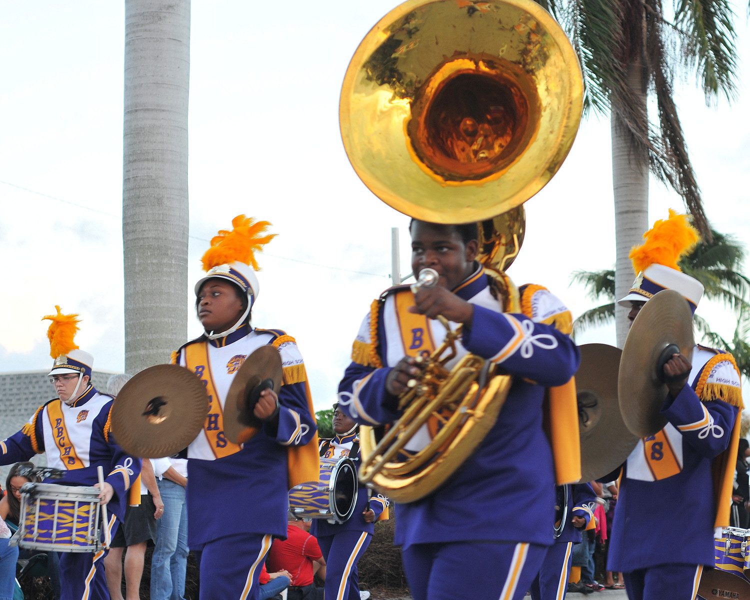holidayparade-wpQT5H.tmp_-LtWuO1.tmp_