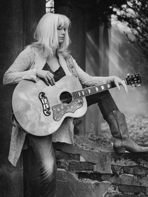 emmylou-harris-vert-0CViIX.tmp_-BPmt1l.tmp_
