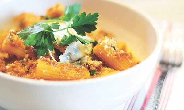 vic-angelos-bolognese.jpg