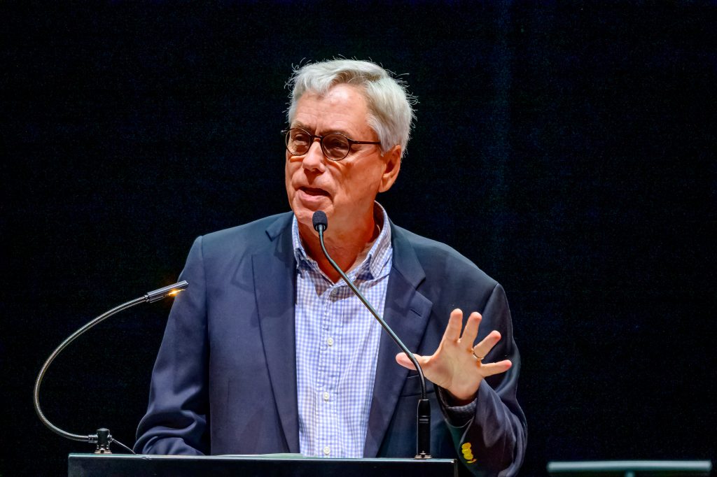 carl hiaasen